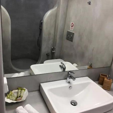 Empress بلاتيس يالوس